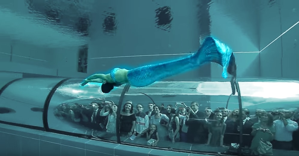 Dünyanın En Derin Havuzunda Nefes Kesen Deniz Kızı Performansı