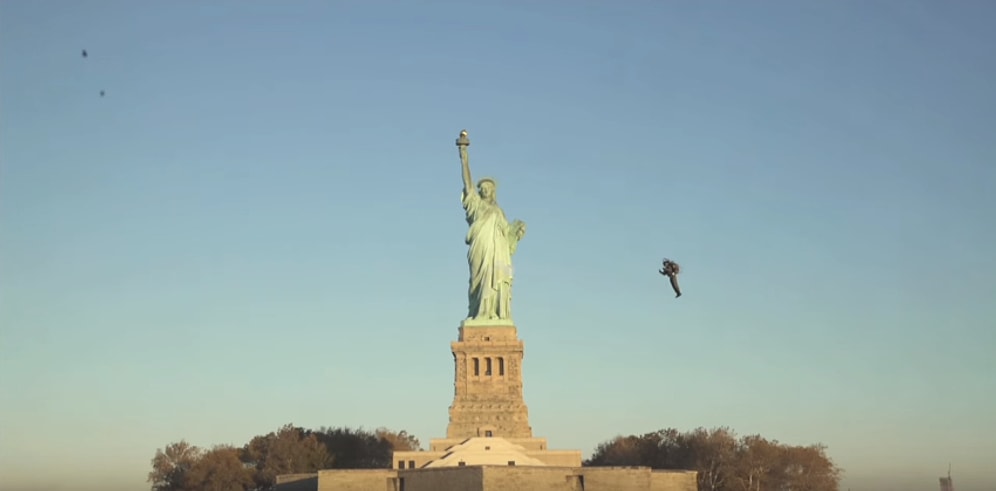 İnanılmaz Bir Deneyim: JetPack'le Özgürlük Heykeli Etrafında Uçmak