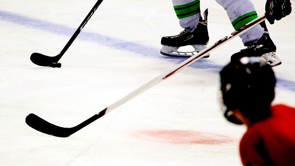 Buz Hokeyi Futbolun Tahtına Talip