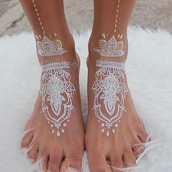 10. Кто сказал, что на ногах можно делать только педикюр?