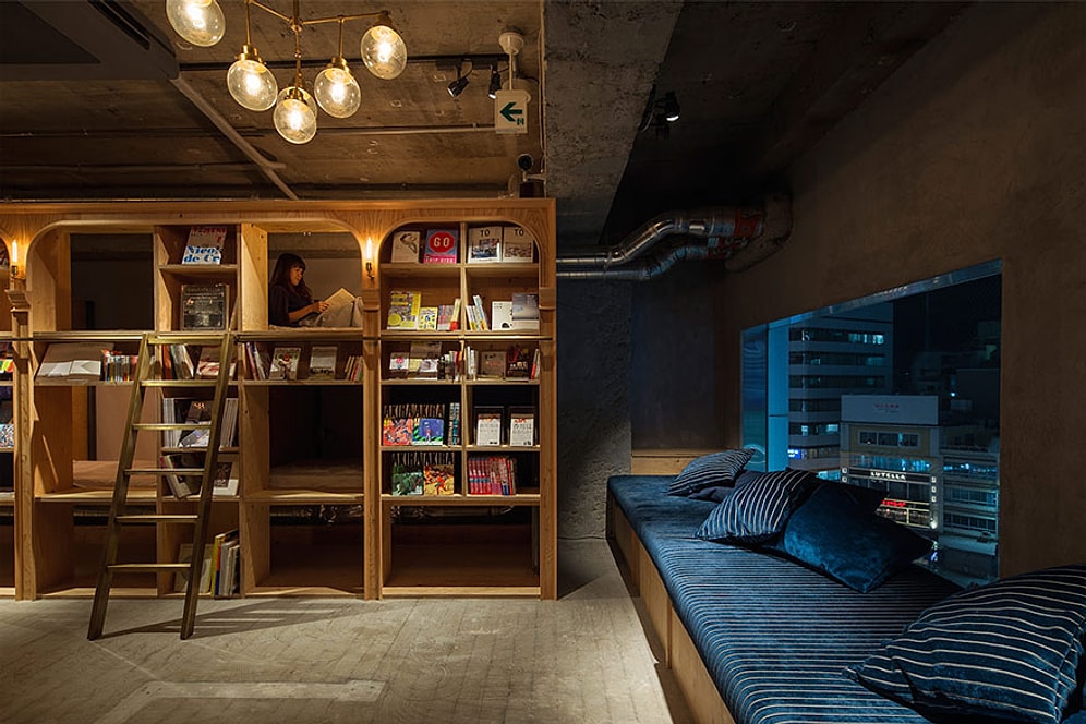 Tokyo'daki 1700 Kitaba ve Uyuma Raflarına Sahip Kitapçı Temalı Bu Otele Bayılacaksınız!