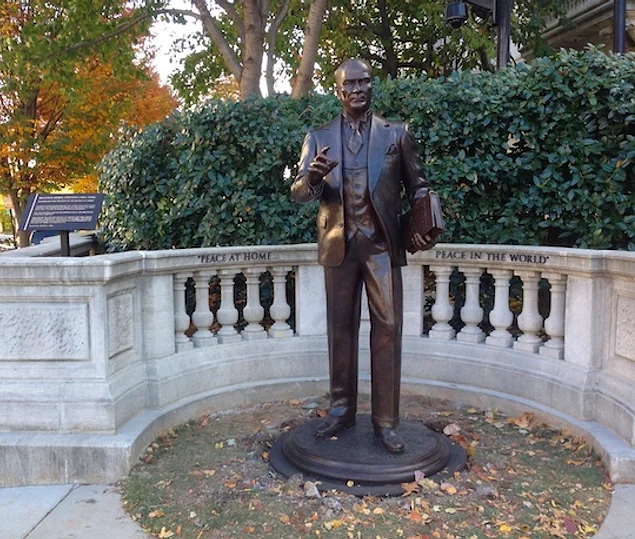 ABD'de bir Atatürk heykeli