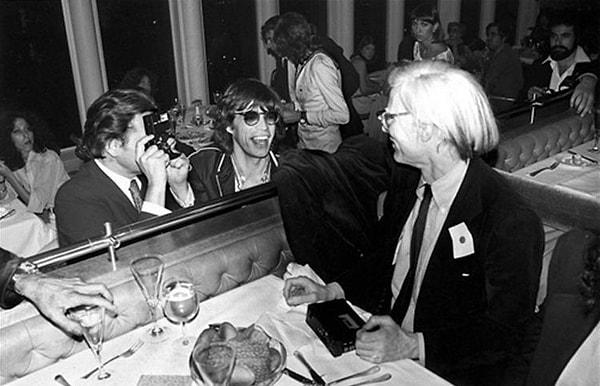 24. Mick Jagger ve Andy Warhol.