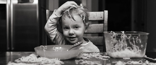 Sarhoş İnsanların Çocuklarla Ne Kadar Çok Ortak Yönü Olduğunu Yüzünüze Vuran 26 Cümle