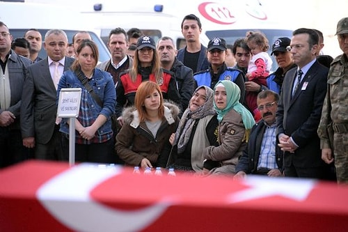 "Daha çok analar ağlar, daha çok canlar yakarsınız. Kardeş, kardeş yaşayın..."