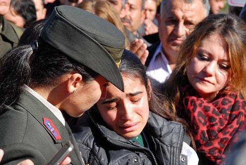 "Ne olur uyan ağabey"