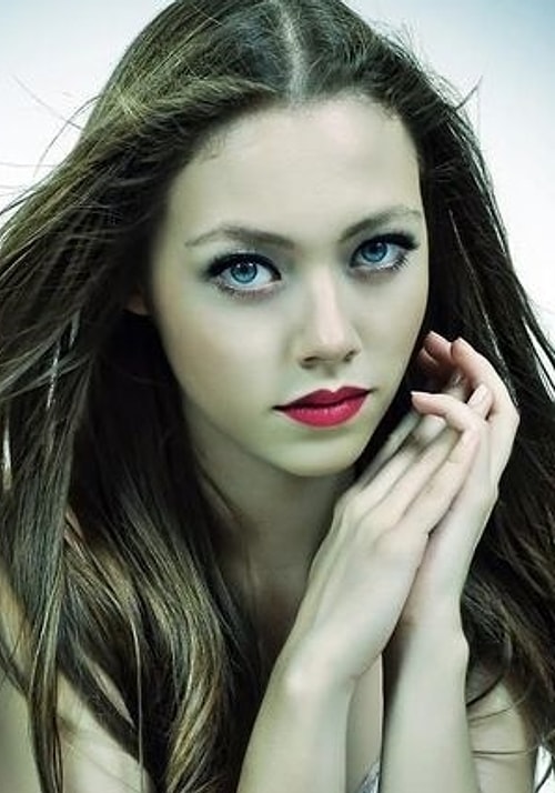 Samantha(Amanda Seyfried) / Gözde Kaya