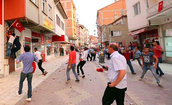 7 Haziran’dan bu yana HDP’ye 133, AKP’ye 8, CHP’ye 3, DBP’ye 4, Yeşiller ve Sol Gelecek Partisi’ne 1'er kez saldırı yapıldı.
