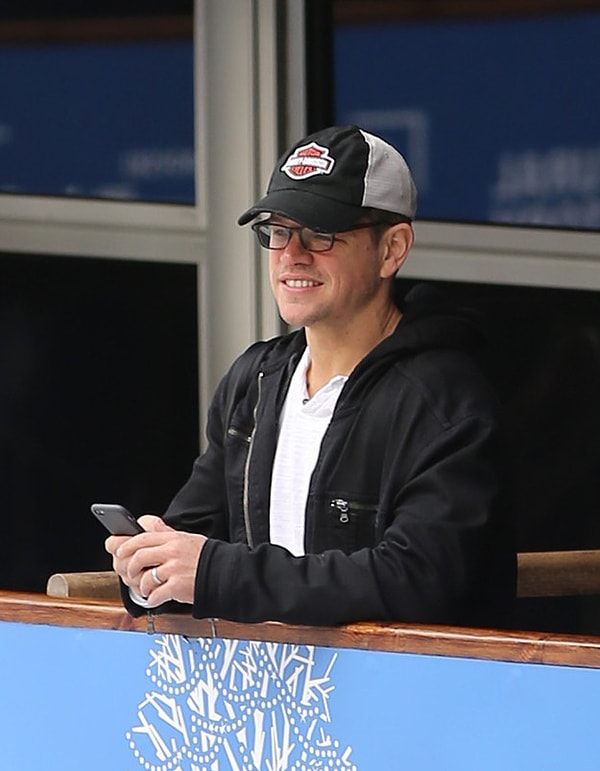 На этот раз ему не удалось поймать Стеллу в кадр, как вы думаете?