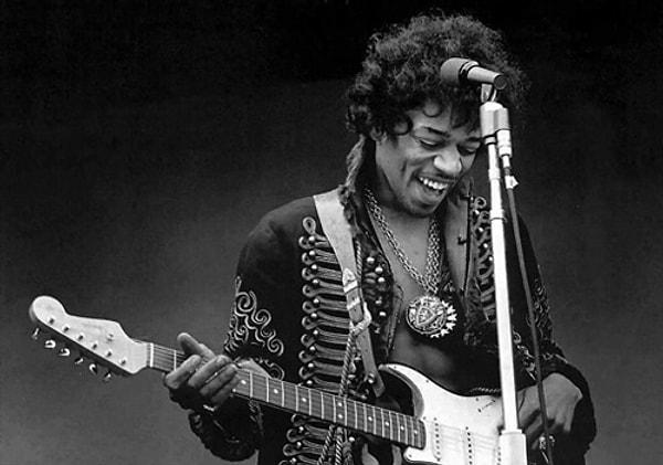 19. Ve iste geldik tüm zamanların en iyi gitaristi kabul edilen Jimi Hendrixin ortaya çıktığı yıla.