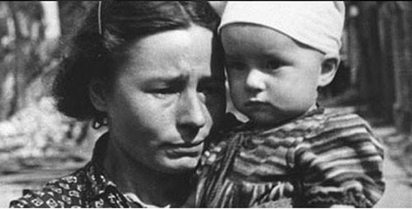 1. Bir kadın düşünün, Nazilerin Yahudi soykırımı yaptığı sırada, canı pahasına 2500 çocuğun hayatını kurtarsın.
