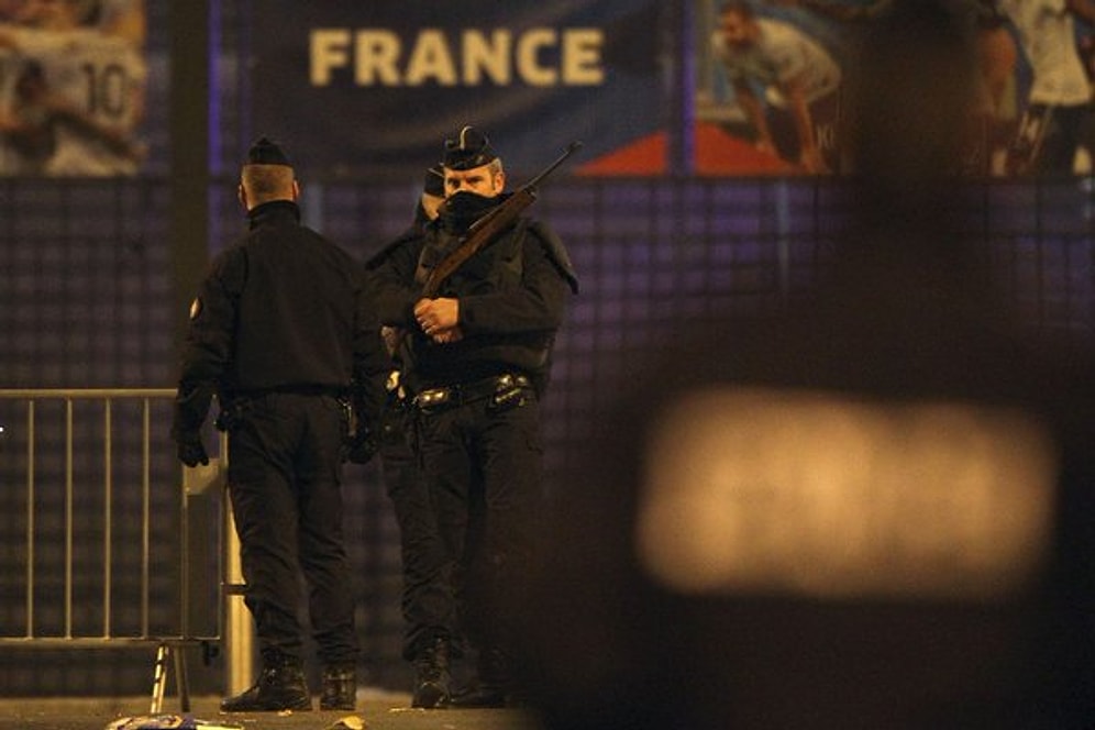 Paris'te Terör Saldırısı: Twitter'da Siyasiler Nasıl Tepki Verdi?