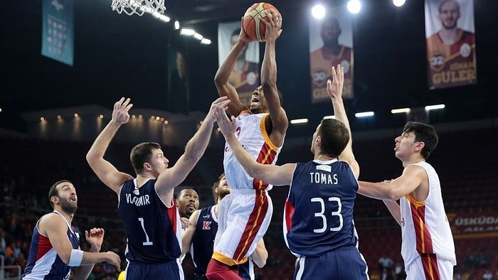 Galatasaray Odeabank 75-65 Rönesans TED Ankara Kolejliler