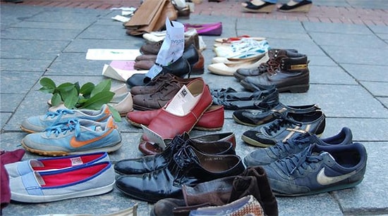 İçi Boş Ayakkabılar Dünyası