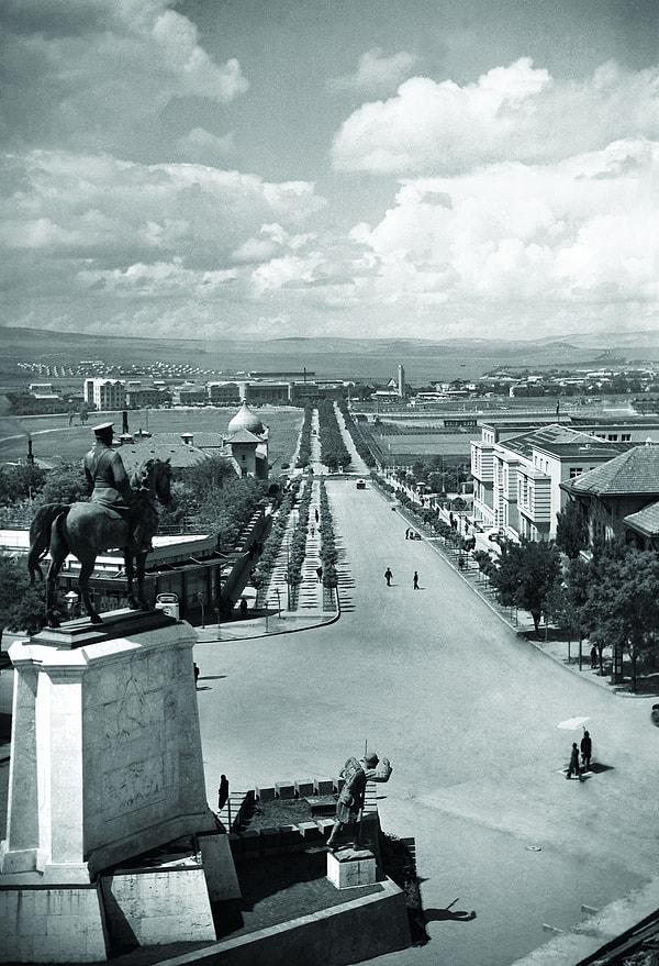 42. Cumhuriyet Bulvarı, 1937