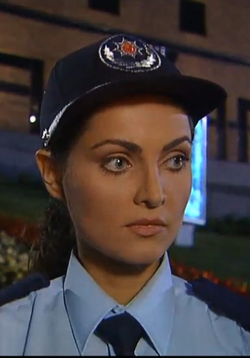Komiser Başak (Betül Şahin)