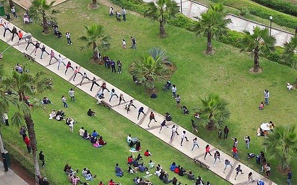 Peru’nun başkenti Lima’da Guinness Rekorlar gününde özel bir gösteri hazırlamış.