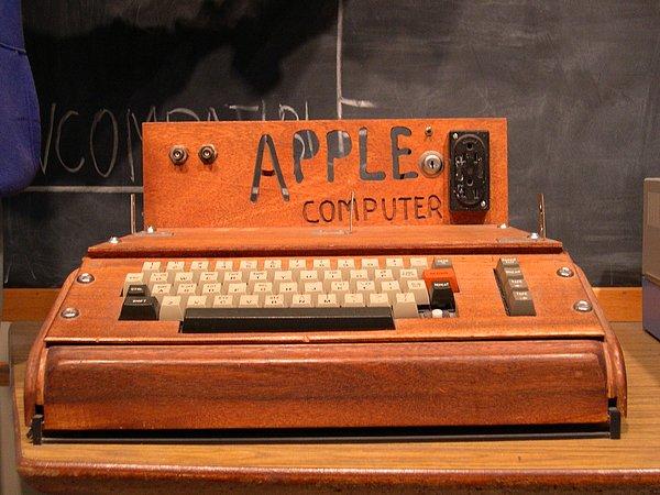 2. Apple’ın, dünyanın ilk kişisel bilgisayarını üretip piyasaya sürme kararı