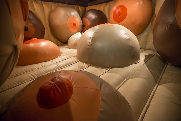 Необычный дворец