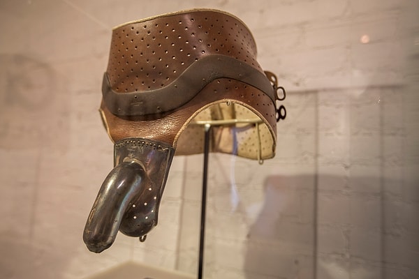 Инструмент для борьбы с мастурбацией времен Королевы Виктории