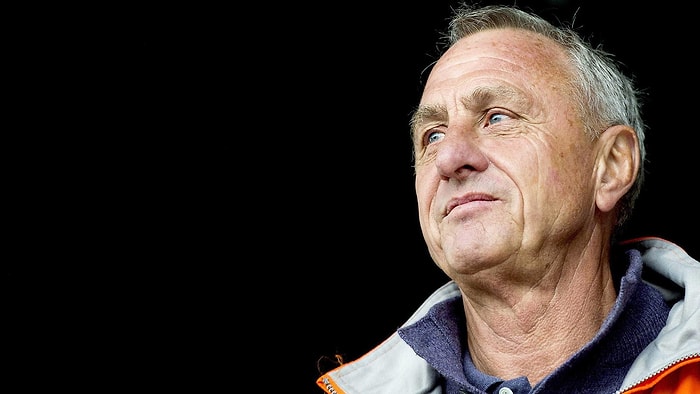 Johan Cruyff Ajax'taki Görevinden İstifa Etti