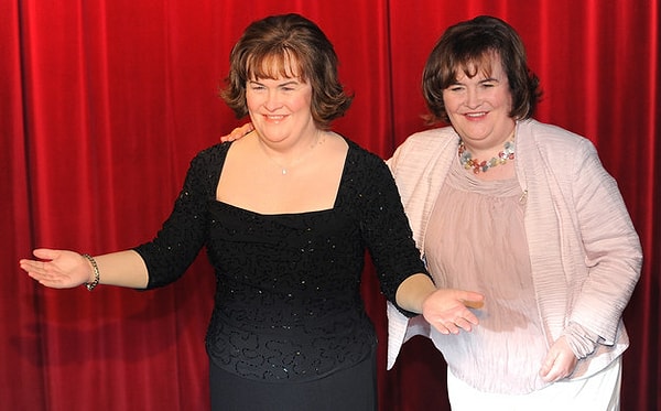 18. Когда Его Величество неожиданно появляется у тебя в кабинете, и ты делаешь вид, что несказанно рад его появлению.