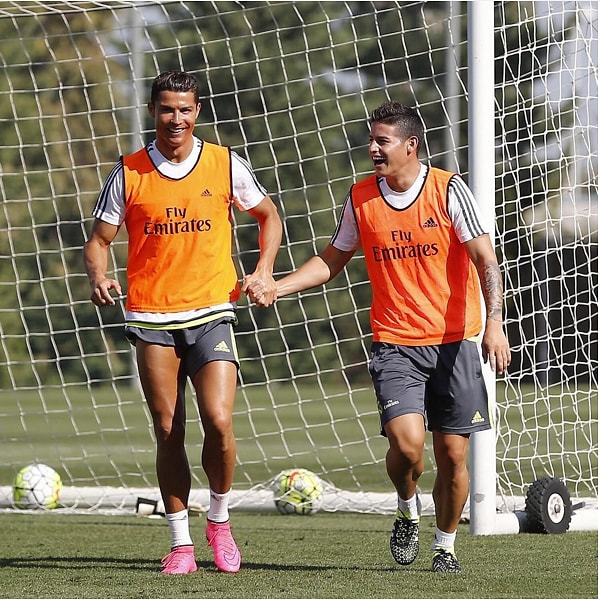 3. А потом показал, что заниматься спортом гораздо веселее с другом, чем одному.