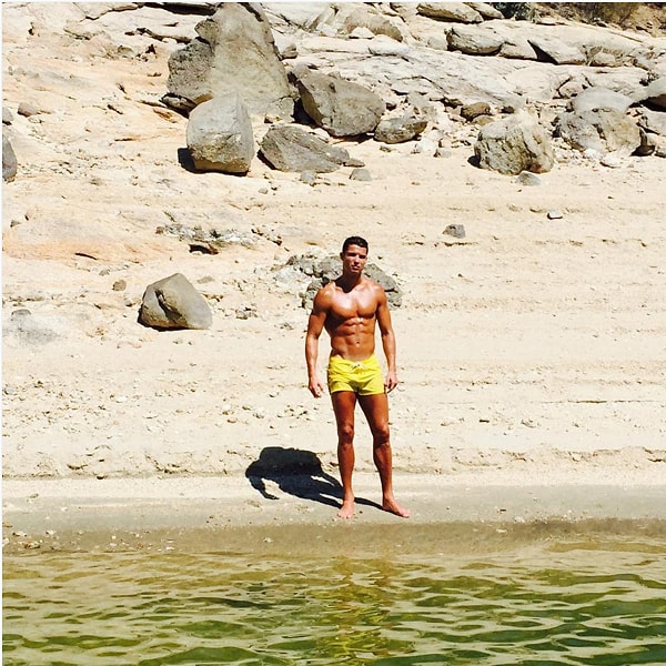 11. А затем он просто был…бесподобен.