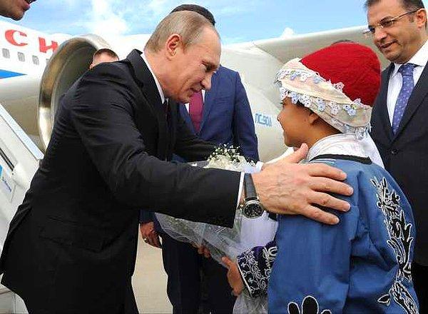12. Burada da Putin'in Antalya'ya gelişi... Saati neden sağ kolunda?