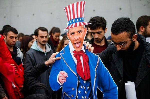 16. Antalya'da eylemler de yok değildi, ama nedense ben Obama'yı bir türlü Sam amca olarak göremedim, kötü bir fotoşop gibi durmuş.