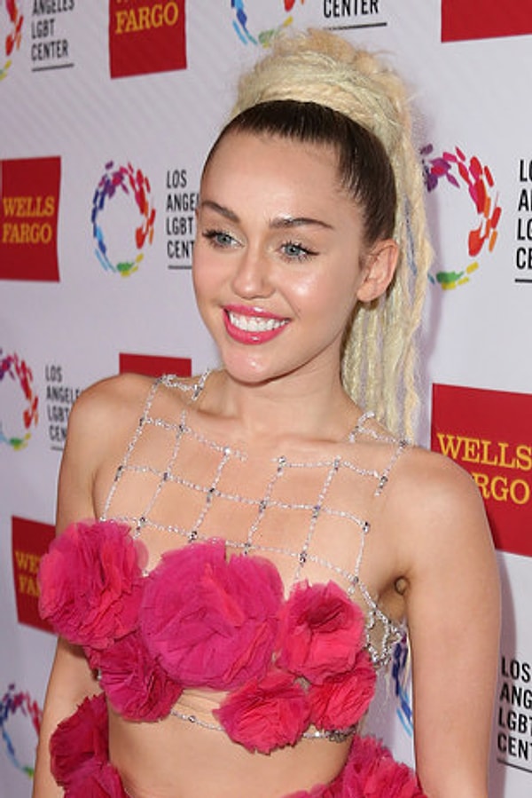 Вот он пример настоящей дружбы и спасения бездомных собак.