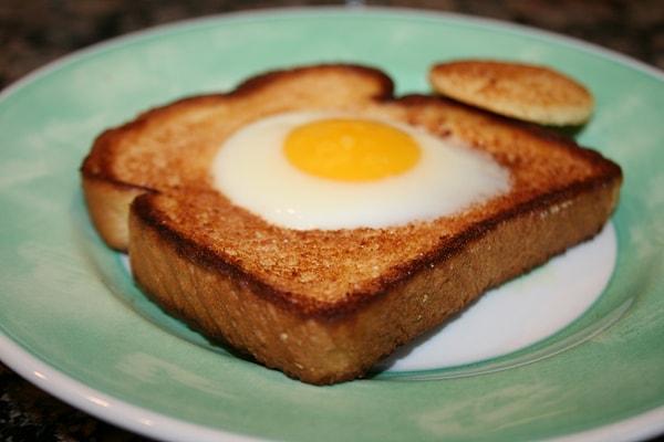 4. Hem ekmeği hem yumurtayı bir arada çıkarmak isterseniz...