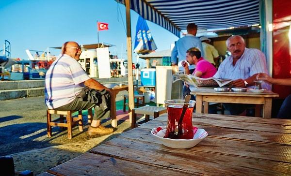 19. Dünyanın hiçbir yerinde, İstanbul'daki kadar samimi bir çay bulamazsınız.