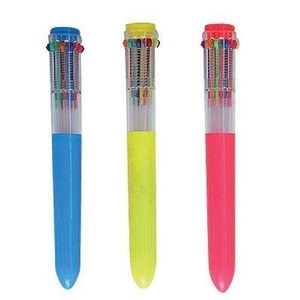 3. 16 renkli olanları çıkınca su borusu kalınlığına ulaşan, çok geçmeden bozulmasıyla bilinen bu tükenmez kalemler.