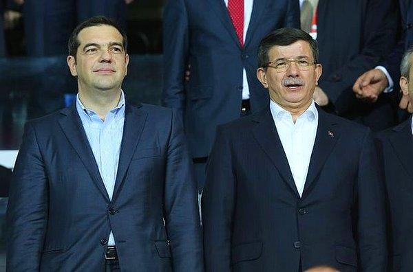 Davutoğlu ile milli maçı izledi