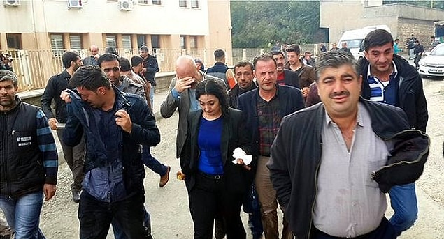 Başsavcılık, kamu görevlilerine alenen hakaret ettiği gerekçesiyle soruşturmayı başlattı