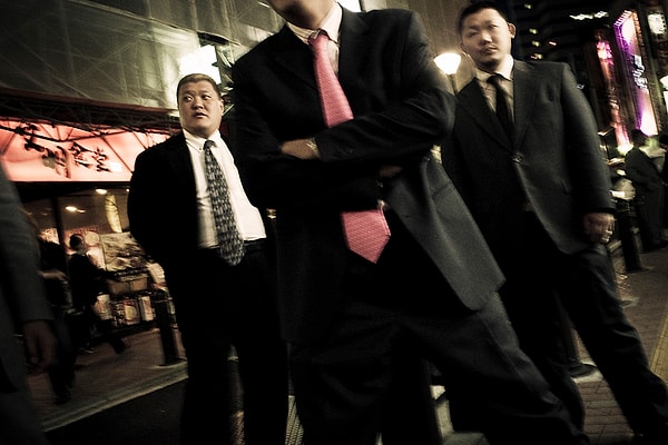 "Якудза – это непостижимая субкультура! Она контролирует улицы Японии и Токио средь бела дня!" – говорит Антон Кустерс.