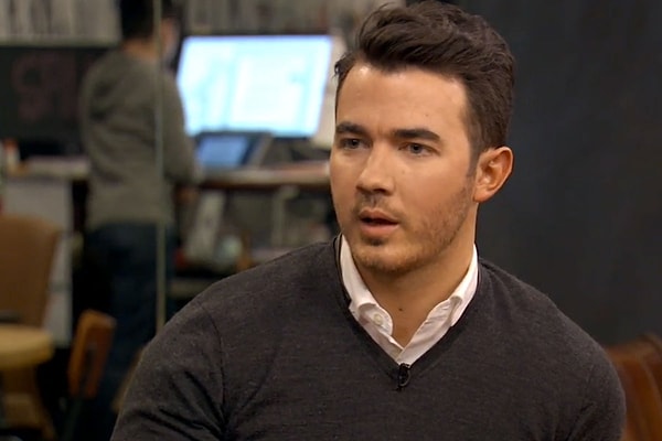 2. Кевин Джонас