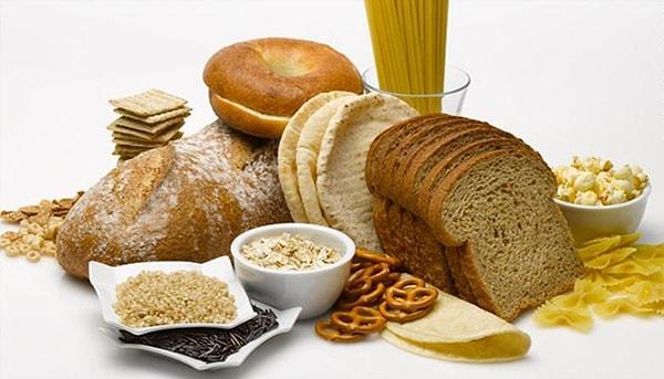 2. Gluten, buğday, arpa gibi genellikle ekmek, bira, makarna, bulgur ve bir çok işlenmiş gıdada bulunan bir tür proteindir.