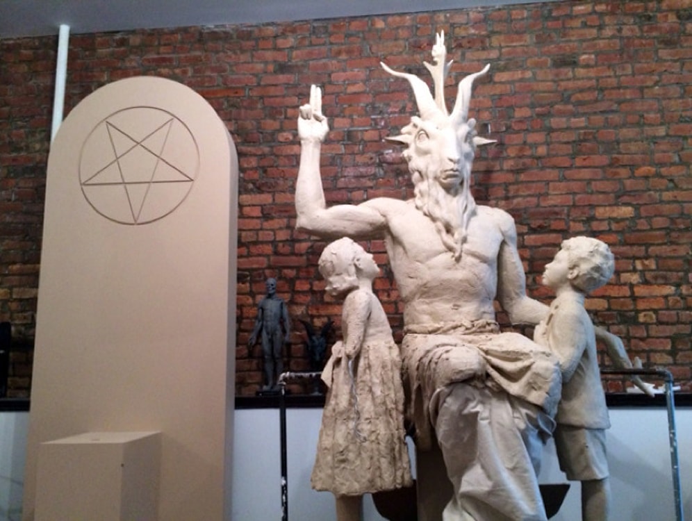 Satanistler Müslümanlara Sahip Çıktı