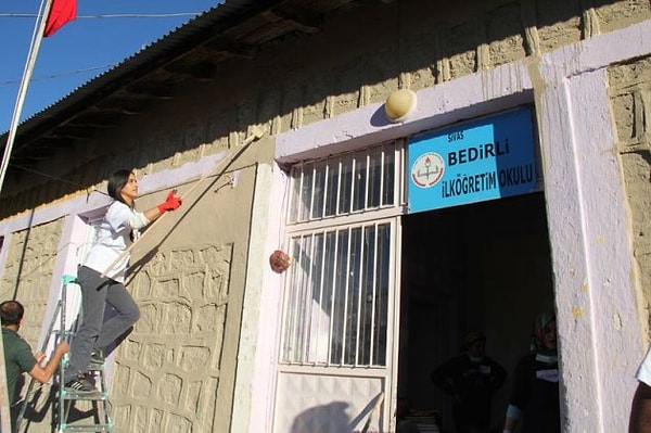 Bedirli köyündeki ilkokula giden 6 öğrenci, ilk olarak eksiklikleri ve yapılması gerekenleri planladı.