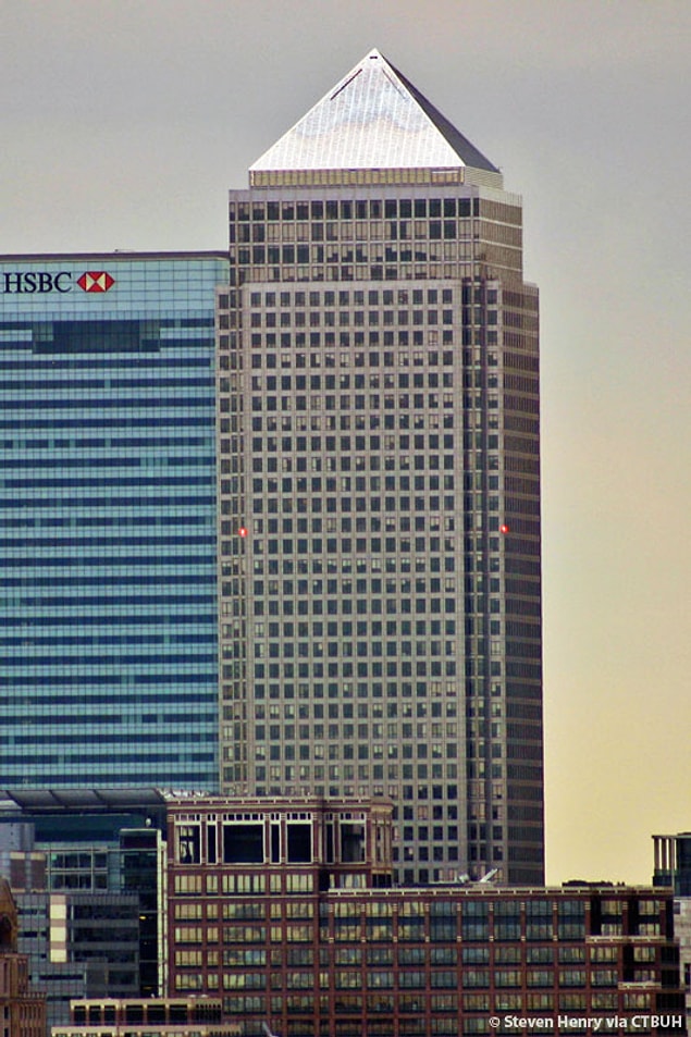 17. One Canada Square (London, UK)