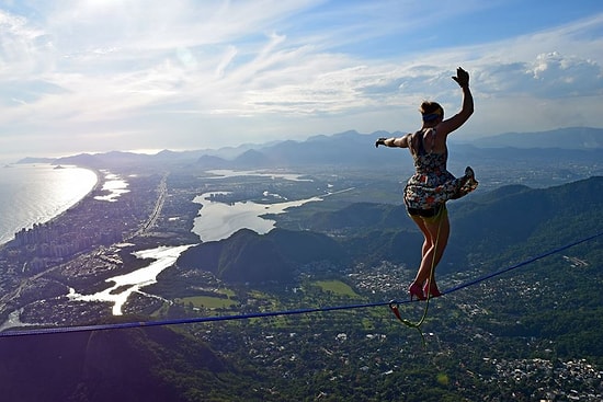 Çoğu Kadın Düz Yolda Yürüyemezken Topuklu Ayakkabılarla İp Cambazlığı Yapan Faith Dickey