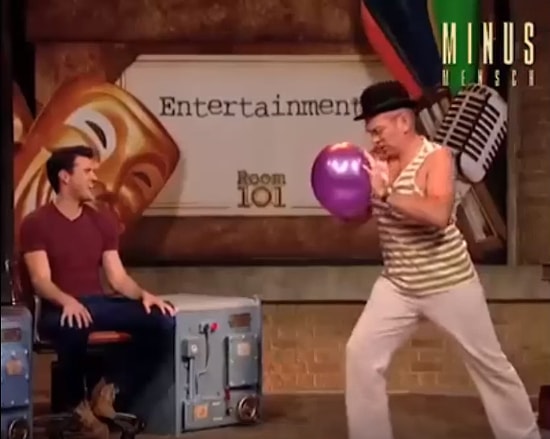 İnanılmaz Yetenekli Adamın Balonla Yaptığı Pandomim Gösterisi