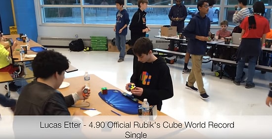 Rubik Küpünü 4.90 Saniyede Çözen Gençten Yeni Dünya Rekoru