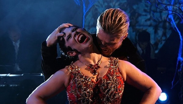 7. Она на 100 % вписалась в роль соблазнительной вампирши.