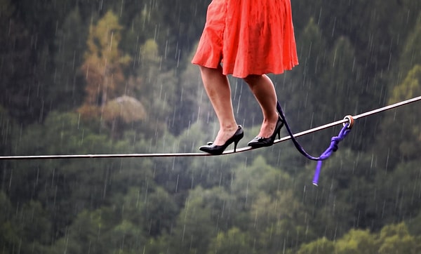 Те, кто видел это представление на высоте сотен метров, мягко говоря, были шокированы!