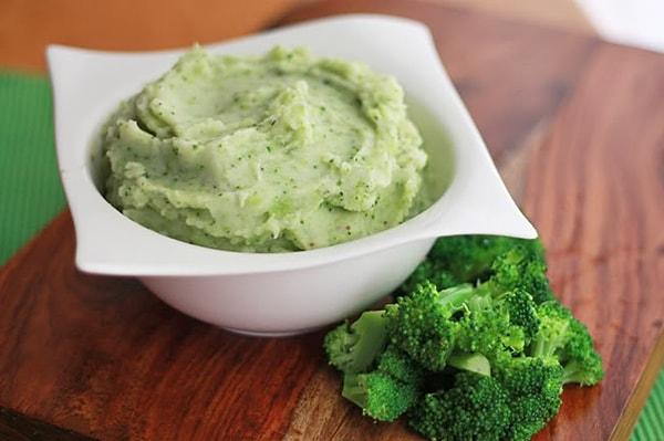 13. Brokoli yemeği güzelleştirmenin bir başka yolu da patates ile birleştirmek.