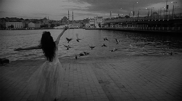 Türkiye 2015 bölümünde Ben Hopkins imzalı 'Hasret' filminin de ilk gösterimi yapılacak.