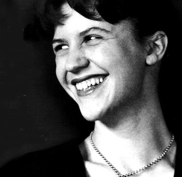 13. Gizdökümcü şiirin önemli isimlerinden: Sylvia Plath